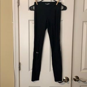 Black Under Armour heat gear leggings